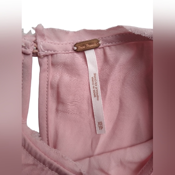 Free People Remi Cropped Satin Cap Sleeve Top in Pink Blush Size XS - Picture 5 of 9